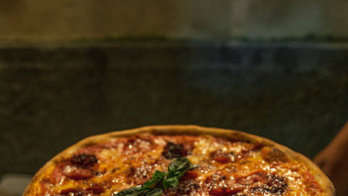 Pizza infernale, món yêu thích ở Tropea - Ảnh: cntraveler