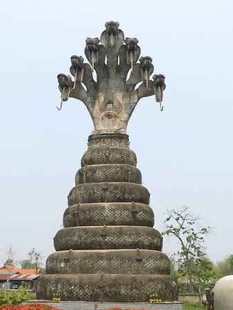Công viên do Luang Pu Bunleua Sulilat và các môn đồ xây dựng vào năm 1978. Những công trình điêu khắc ở đây hầu hết là sáng tạo của Sulilat, nổi bật với bề ngoài lạ mắt và kích cỡ khổng lồ.