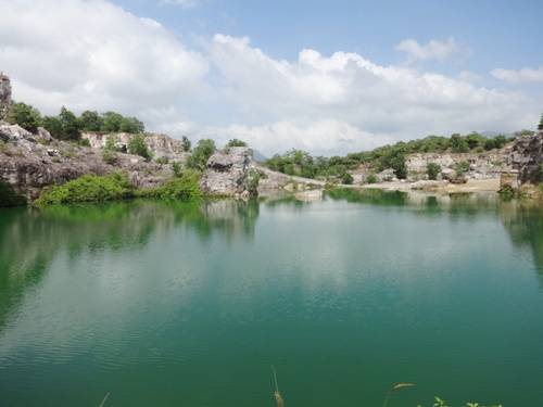 Hồ Tà Pạ nằm ở xã Núi Tô, huyện Tri Tôn, tỉnh An Giang. Ảnh: Bùi Ngọc Hà.