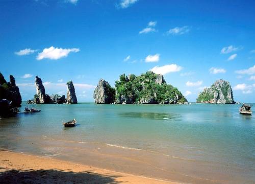 Quang cảnh Hòn Chồng, điểm đến không thể thiếu khi đến Hà Tiên. Ảnh: dulichhatien.