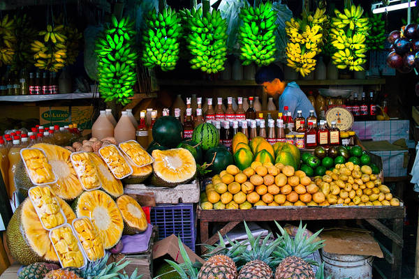 Một quầy bán trái cây ở Tagaytay. Ảnh: Jun Realce/ flickr.com