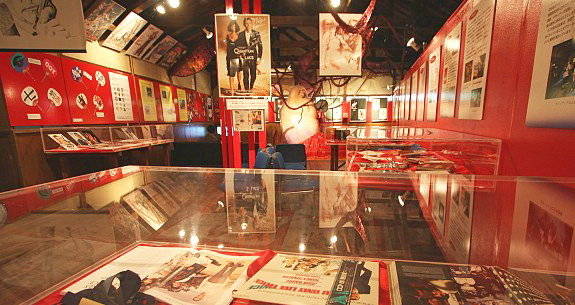 Không gian lộng lẫy của bảo tàng 007 Red Tattoo - Ảnh: japan-guide