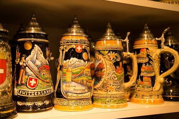 Tách trà độc đáo cùng hình ảnh Luzern sống động, phá cách chắc chắn sẽ là món quà lưu niệm khiến du khách nhớ Thuỵ Sĩ mãi không thôi. Tách trà độc đáo cùng hình ảnh Luzern sống động, phá cách chắc chắn sẽ là món quà lưu niệm khiến du khách nhớ Thuỵ Sĩ mãi không thôi.