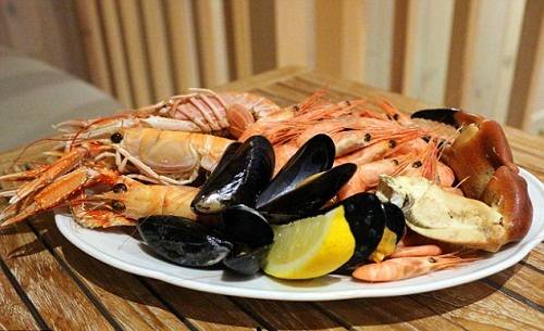 Hải sản tươi ngon là một phần làm nên chất lượng ẩm thực hảo hạng ở Bohuslan.
