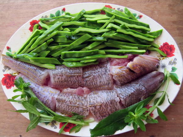 Nguyên liệu chủ yếu chế biến món canh cá thửng nấu với lưỡi long - Ảnh: Minh Kỳ