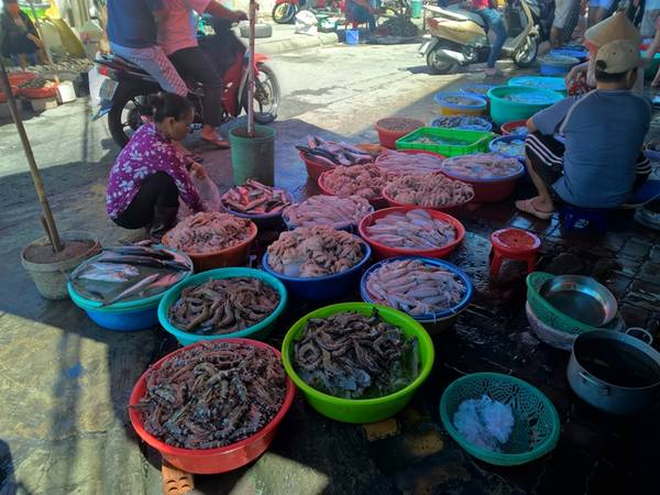 Khám phá chợ Xóm Lưới khi du lịch Vũng Tàu Du-lich-vung-tau-cho-xom-luoi-ivivu-4