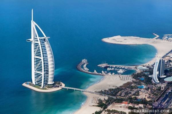 Nghỉ đêm ở Burj Al Arab: Được mệnh danh là “khách sạn 7 sao duy nhất trên thế giới”, Burj Al Arab sẽ cho du khách trải nghiệm cảm giác được sống như những ông hoàng bà chúa. Mọi dịch vụ của khách sạn này đều đạt đẳng cấp thế giới, các phòng có thiết kế xa hoa, lộng lẫy. Nghỉ đêm ở Burj Al Arab: Được mệnh danh là “khách sạn 7 sao duy nhất trên thế giới”, Burj Al Arab sẽ cho du khách trải nghiệm cảm giác được sống như những ông hoàng bà chúa. Mọi dịch vụ của khách sạn này đều đạt đẳng cấp thế giới, các phòng có thiết kế xa hoa, lộng lẫy.