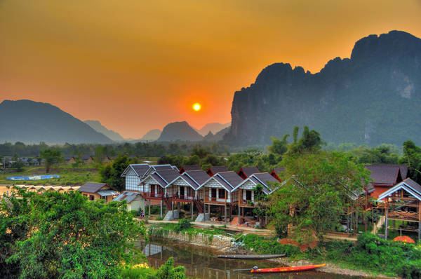 Vang Vieng thị trấn bình yên và lãng mạn của Lào