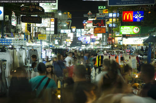 Khao San road, "phố Tây" nổi tiếng nhất ở Bangkok, Thái Lan. Ảnh: Trần Việt Anh