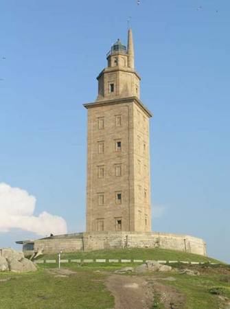  Tháp Hercules vẫn sừng sững trước biến động lịch sử. Ảnh: Ancient Origins.