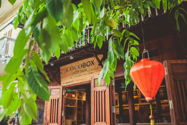 Cocobox được làm theo kiểu quán cà phê, sinh tố kết hợp cửa hàng bán nông sản đang rất phổ biến ở châu Âu. Ảnh: cocoboxvietnam.com