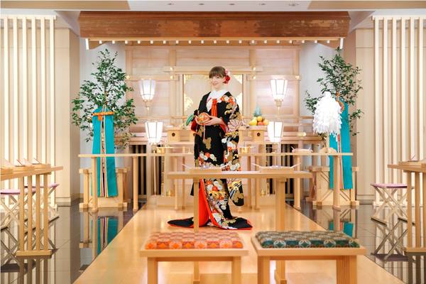 Kimono Experience. Japanese wedding chapel (2)