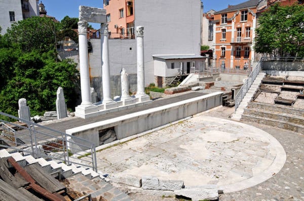 Một nhà hát La Mã nhỏ trong quần thể cổ kính - Ảnh: flickr