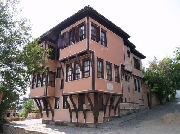 Ngôi nhà của nhà thơ nổi tiếng người Pháp Lamartin, một điểm thu hút khách du lịch ở phố cổ Plovdiv - Ảnh: panoramio