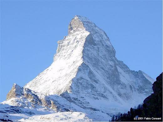 Matterhorn là ngọn núi ấn tượng và ngoạn mục nhất thế giới. Tuy nhiên, nó là một trong những nơi nguy hiểm nhất thuộc dãy Alps. Hơn 500 người đã không bao giờ trở về sau khi chinh phục đỉnh núi này.