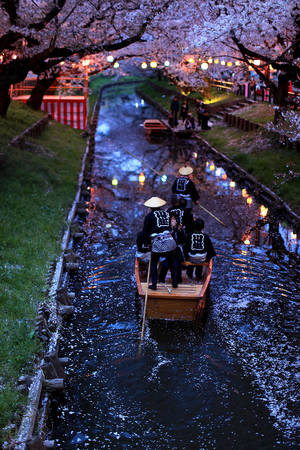 Sông ở Kawagoe: Nếu có nhiều thời gian ở Tokyo, đừng quên bỏ ra một ngày để ghé qua Kawagoe - thành phố cách đó 30 phút di chuyển. Kawagoe được mệnh danh là "Little Edo" vì những con phố và dòng sông gợi về thời kỳ Edo (1603-1867). Hãy cố gắng sắp xếp kỳ nghỉ trùng vào lễ hội Kawagoe Festival.