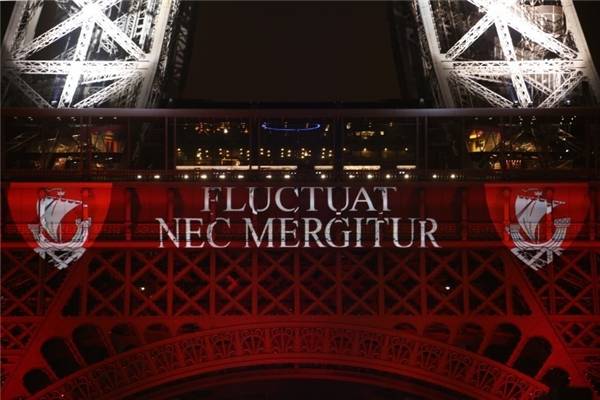 12. Câu khẩu hiệu của thành phố Paris là “Fluctuat Nec Mergitur”, có nghĩa là “bị sóng đánh nhưng chẳng chìm”. (Ảnh: Internet)