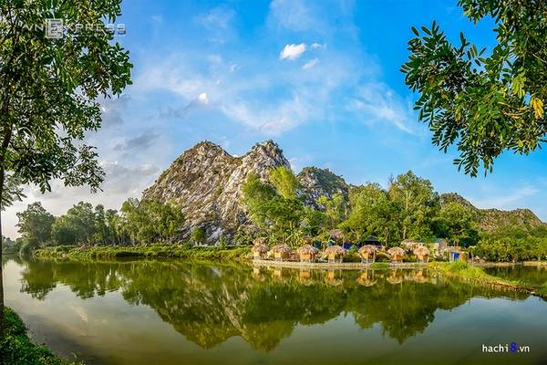 Núi Trầm hay Tử Trầm Sơn là một vùng núi đá vôi thuộc xã Phụng Châu, huyện Chương Mỹ, Hà Nội, cách trung tâm thành phố khoảng 20 km. Đây là một nhóm khối đá vôi, tuy không quá cao nhưng được bao bọc bởi hồ nước trong xanh khiến khung cảnh thơ mộng.