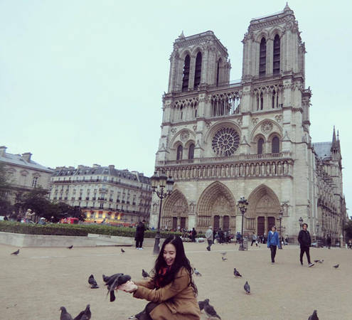 Nhà Thờ Đức Bà Paris (Notre Dame) rất nổi tiếng trong tác phẩm Thằng gù nhà thờ đức bà của Victor Hugo.