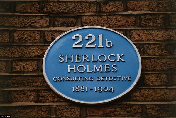  Bảo tàng Sherlock Holmes nằm ở phố Baker và có biển đề địa chỉ là số 221 B. Tuy nhiên, địa chỉ thực của tòa nhà này là số 239. Khi tập Sherlock Holmes đầu tiên được xuất bản, phố Baker chưa có tới số 200.