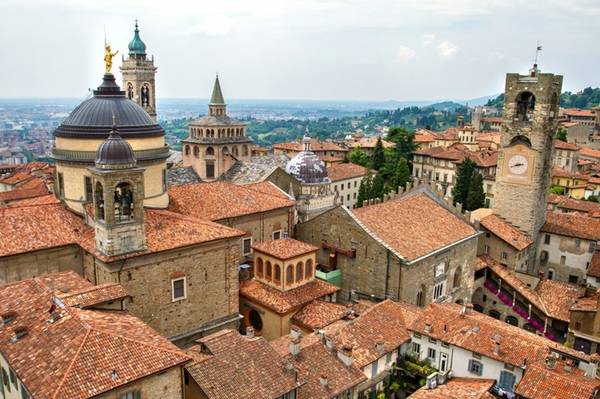 Bergamo, Italy: thành phố cổ kính này ngoài cảnh sắc đẹp như mơ còn có tới 250 loại pizza để bạn tha hồ chọn lựa.