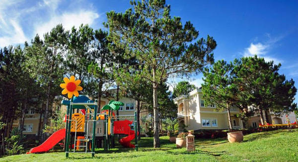 Những góc vui chơi dành cho trẻ em rất tiện ích của khu nghỉ dưỡng.