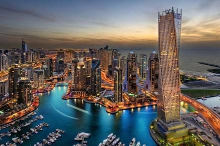 7. Bến thuyền Dubai: Hãy đến bến thuyền này để có cơ hội chiêm ngưỡng những tòa nhà cao nhất trên thế giới. Và cũng giống nhưng các công trình khác tại Dubai, bến thuyền này là một trong những sản phẩm nhân tạo lớn nhất trên thế giới và bạn không nên bỏ qua những cảnh quan đầy lý thú tại đây.