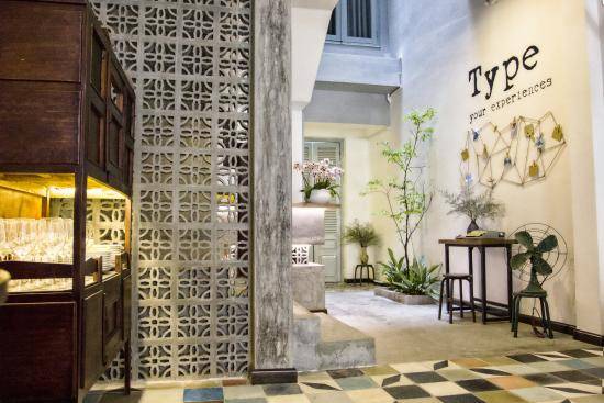 Với phong cách kiến trúc độc đáo, địa điểm thuận tiện, Tripwriter Hotel & Bistro đã thu hút rất nhiều khách du lịch nước ngoài và các bạn trẻ khi đến Sài Gòn. Ảnh: Internet