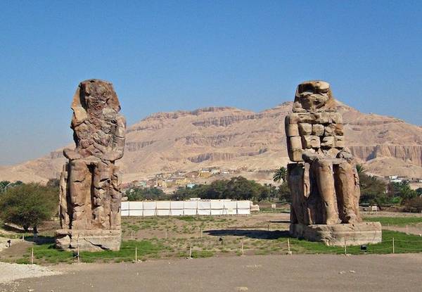 Năm 199, Hoàng đế La Mã Septimius Severus đã cho sửa chữa và trùng tu hai bức tượng. Từ đó, tượng Memnon không còn cất tiếng hát nhưng vẫn là điểm đến thu hút du khách có mong muốn tìm hiểu về một Ai Cập huy hoàng trong quá khứ. Ảnh: zolakoma.