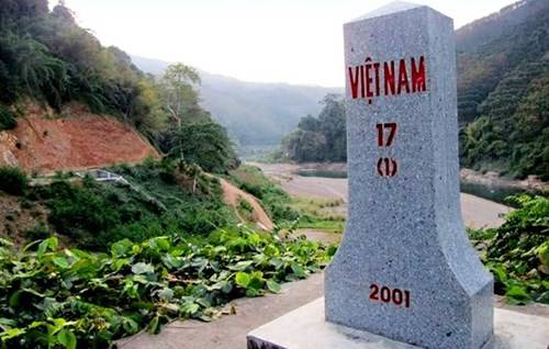 Cột mốc số 17 - Nơi con sông Đà chảy vào đất Việt. Ảnh: anninhthudo