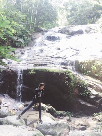 kha-ngan-me-an-mi-xao-lai-xe-dia-hinh-o-malaysia-ivivu-28