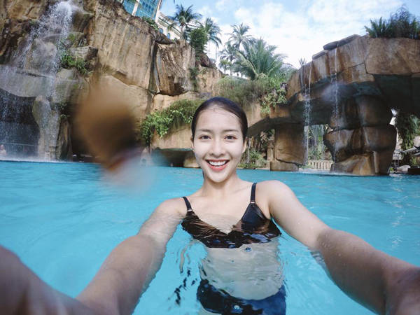 Sunway Lagoon được chia thành 5 khu vực rộng lớn. Water Park, công viên nước khổng lồ nằm trong khu phức hợp của Sunway Lagoon là nơi cả bọn được ngâm mình trong làn nước mát, tận hưởng các trò chơi mạo hiểm dưới nước như: lướt ván trên biển và nhìn ngắm cảnh quan mô phỏng Châu Phi như Little Zimbabwe. Sunway Lagoon được chia thành 5 khu vực rộng lớn. Water Park, công viên nước khổng lồ nằm trong khu phức hợp của Sunway Lagoon là nơi cả bọn được ngâm mình trong làn nước mát, tận hưởng các trò chơi mạo hiểm dưới nước như: lướt ván trên biển và nhìn ngắm cảnh quan mô phỏng Châu Phi như Little Zimbabwe.