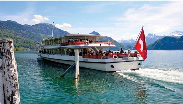 Nhàn du trên hồ Lucerne - Ảnh: TravelSavvy