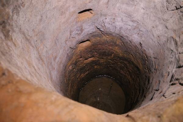 Địa đạo có 3 giếng nước để duy trì sinh hoạt cho tất cả người dân trong 3 tầng hầm.
