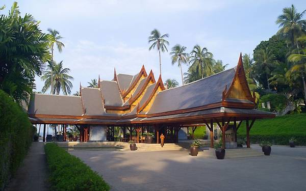Amanpuri, Phuket, Thái Lan (92 điểm, vị trí số 9): Nhìn ra biển Andaman, Amanpuri có các biệt thự lộng lẫy với kiến trúc mở và đầy đủ tiện nghi. Khu nghỉ dưỡng này cách bãi biển Kamala 3 km và công viên quốc gia Sirinat 24 km. 