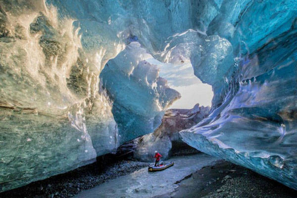 Đây là một trong những sông băng lớn và dày nhất ở châu Âu, chiếm đến 8% tổng diện tích của Iceland.