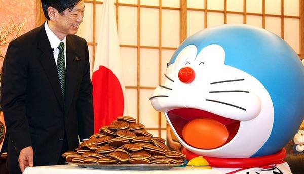 Bánh rán Doraemon, Nhật Bản:  Món bánh rán này đã trở thành huyền thoại đối với các fan của chú mèo máy Doraemon trên toàn thế giới và còn có một tên gọi khác là Dorayaki. Bánh được làm từ bột mì và nhân đậu đỏ. Ảnh: CNN.