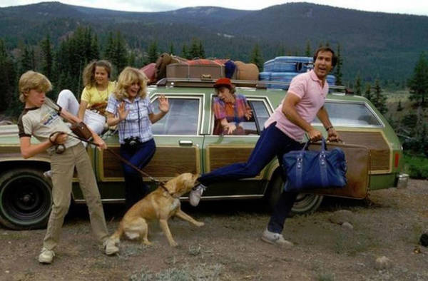 Thành công của Vacation năm 1983 kéo theo bốn phiên bản làm lại, mới nhất là vào năm ngoái với ngôi sao Chris Hemsworth - Ảnh Cắt từ video