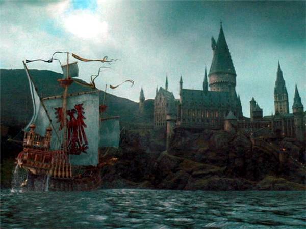 Trường Hogwarts Harry Potter Trường Nhật Bản Hình ảnh Sẵn có - Tải xuống Hình  ảnh Ngay bây giờ - Truyền thông toàn cầu, Ōsaka - Kinki, Chuyến thăm -  iStock