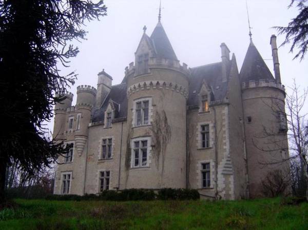  Lâu đài ma ám Fougeret - Ảnh: touraine-insolite