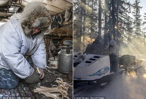 Ion Maxsimovic chuẩn bị gỗ cho bếp lò ở lều săn mùa đông của mình. Anh dậy nhiều lần trong đêm để giữ lửa cháy liên tục. Nhiệt độ ở đây có thể xuống tới -50 độ C. 