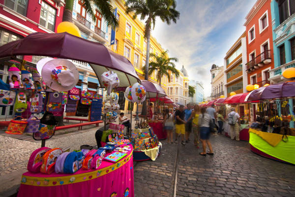 Một chợ phiên ở Bom Jesus, con đường cổ nhất thành phố nước của Brazil - Ảnh: turismonorecife