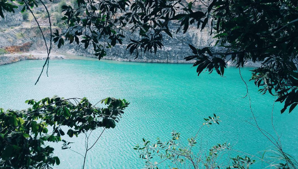 Hồ Đá Xanh địa điểm lung linh để chụp hình ở Vũng Tàu.