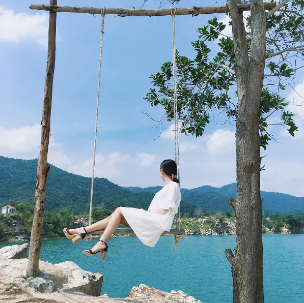 Hồ Đá Xanh địa điểm lung linh để chụp hình ở Vũng Tàu.