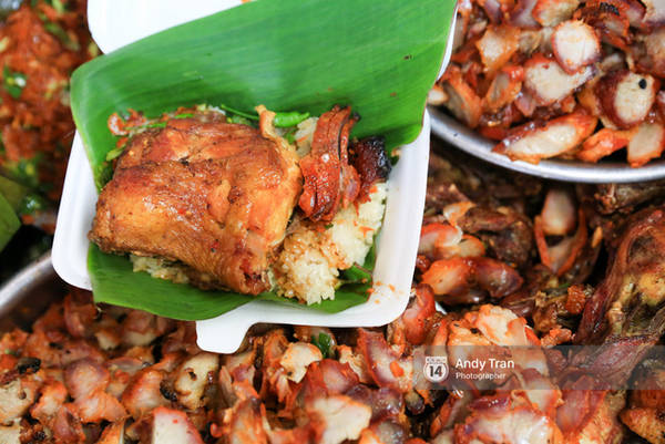 Hàng xôi nổi tiếng bên chợ Bà Chiểu này chắc chắn sẽ khiến bạn không cưỡng lại được nếu có vô tình đi ngang đó.