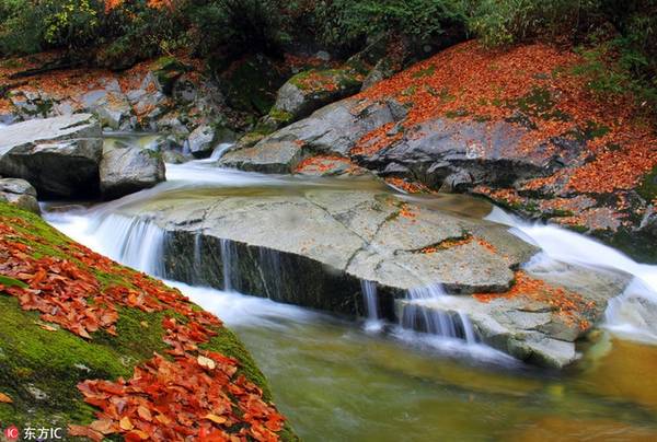 Núi Guangwushan là một điểm du lịch nổi tiếng nằm ở huyện Nam Giang, tỉnh Tứ Xuyên.