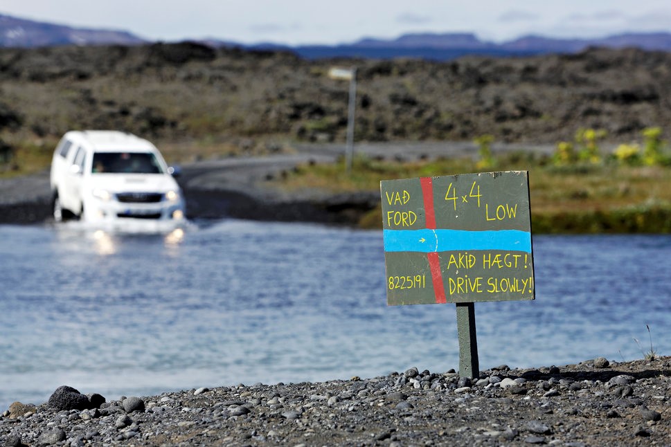 Đường 88, Iceland: Để di chuyển trên con đường ở cao nguyên của Iceland này, bạn cần sử dụng các loại xe dẫn động 4 bánh. 
