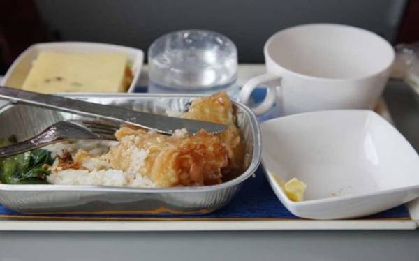 Đồ ăn trên máy bay - Ảnh: Telegraph