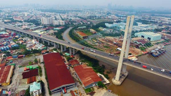 Cầu Phú Mỹ từ khi khánh thành giúp việc lưu thông trên quốc lộ 1A đoạn từ miền Bắc và miền Trung đi Đồng bằng sông Cửu Long qua địa phận TP.HCM được rút ngắn, góp phần làm giảm sự quá tải cho hệ thống giao thông Sài Gòn.