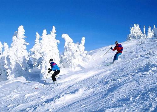 Zermatt nổi tiếng bởi có đỉnh Matterhorn danh tiếng, nơi yêu thích của những du khách ưu thích môn thể thao trượt tuyết. Zermatt nổi tiếng bởi có đỉnh Matterhorn danh tiếng, nơi yêu thích của những du khách ưu thích môn thể thao trượt tuyết.